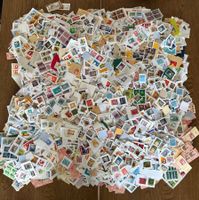 4,2kg inkl. Schachtel Schweizer Briefmarkenabschnitte