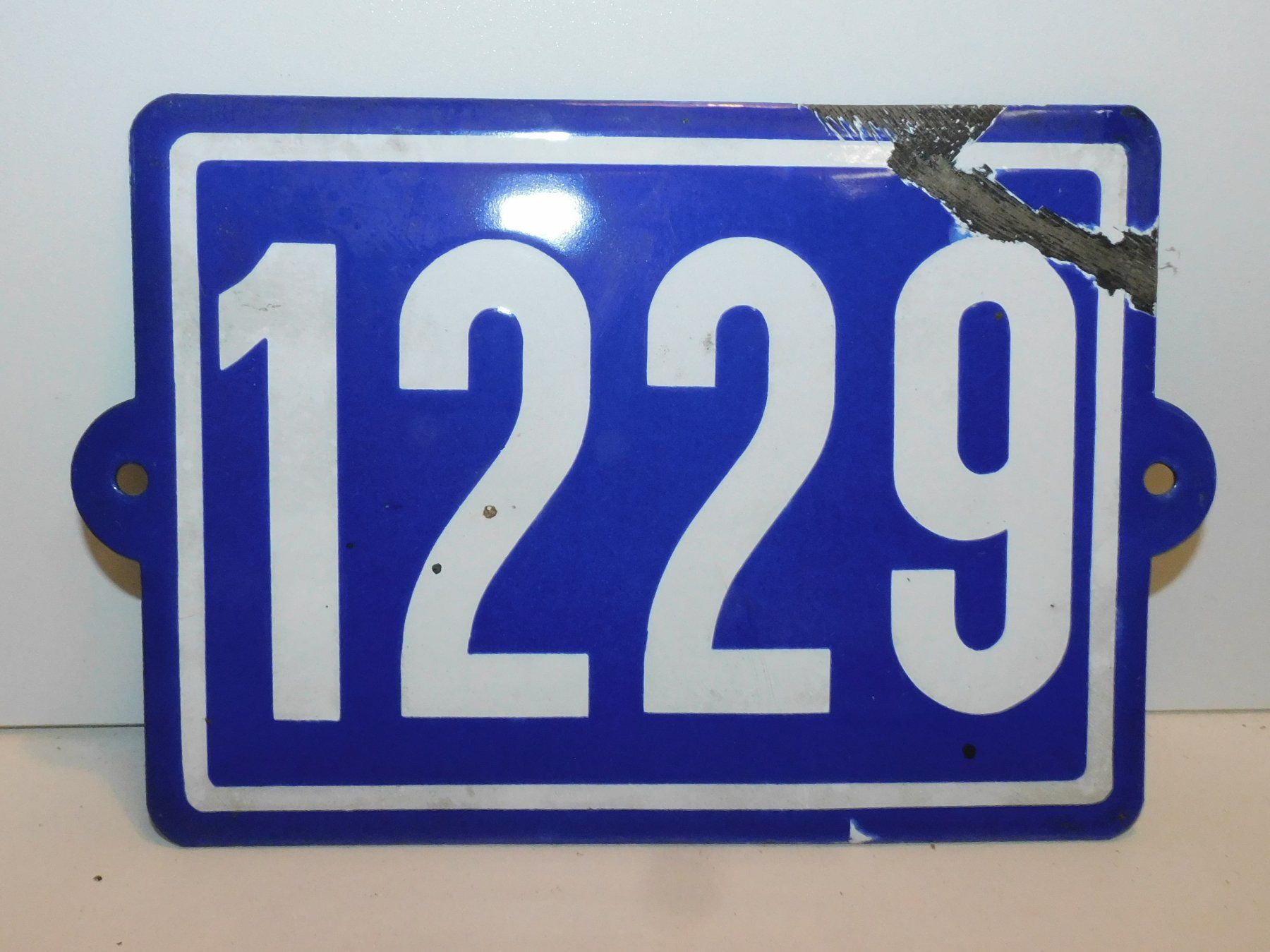Insegne: Email Hausschild antikes Email Schild Nummer 1229 – Usato da Sursee venduto da 76