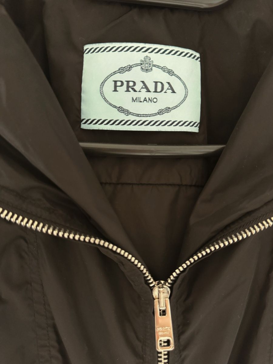 Prada Giacche: Prada Damen Windjacke – Usato da Pratteln venduto da Eileen_H 4