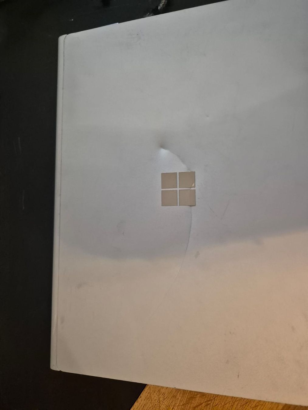 Microsoft Portables: Microsoft Surface Laptop defekt – D'occasion à Altdorf UR par weign 2