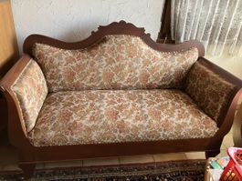 Antikes Sofa sauber und Stoffbezug sehr gut erhalten 