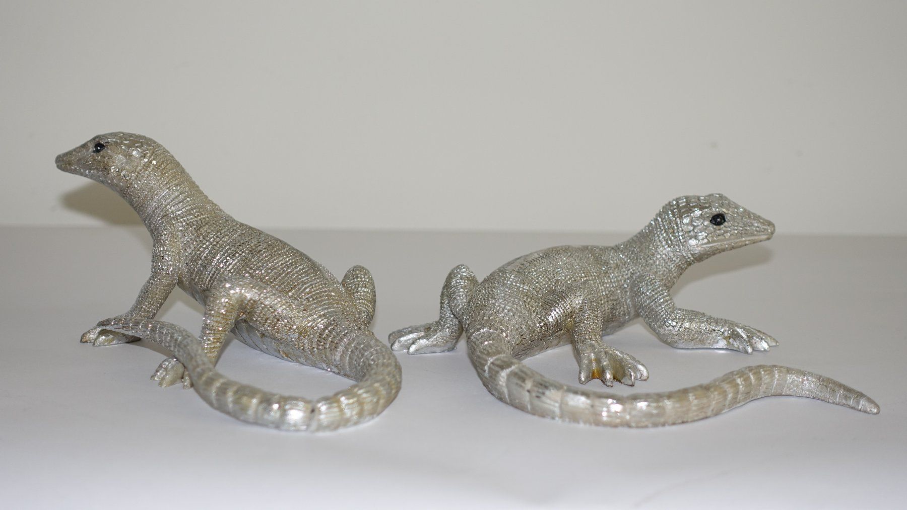 Tutte le decorazioni: Dekoration zwei silbrige Eidechsen - Geckos – Usato da Kloten venduto da Swissisland 2