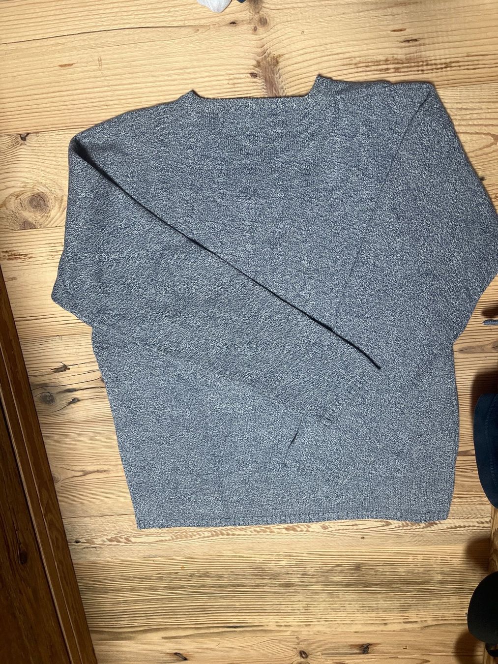 Pullover & Sweatshirts: Original V neck pullover Alpha by Massimo Rebecchi – Gebraucht aus Rüschlikon von ant_5v7g 2