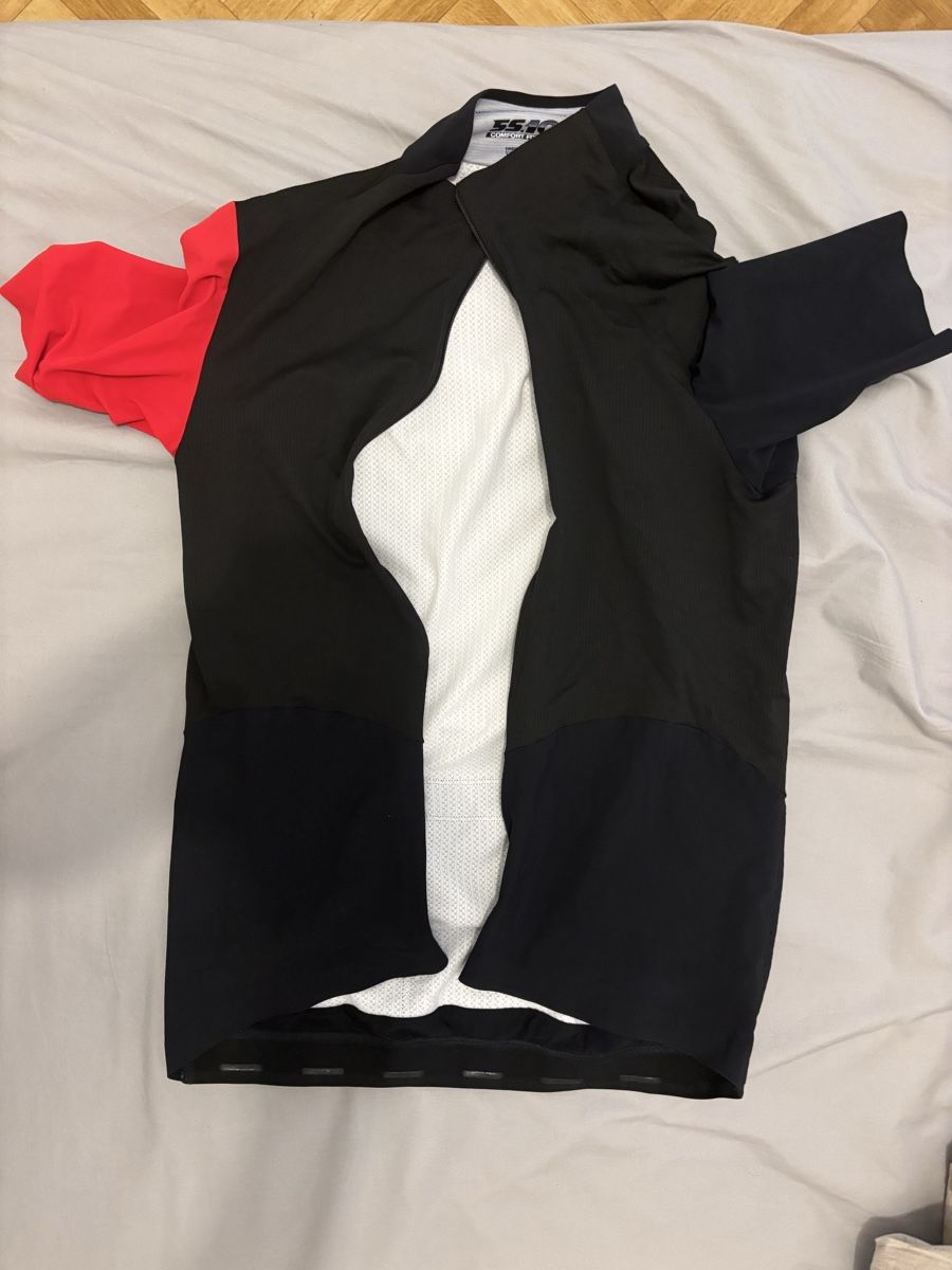 Assos Canottiere & Pantaloni: Assos millet GT – Nuovo (secondo la descrizione) da Ardon venduto da Azurreka