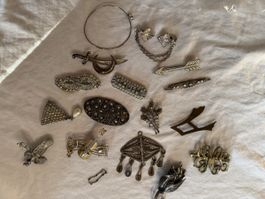 Schmuck Konvolut Broschen Anhänger Armband guter Zustand