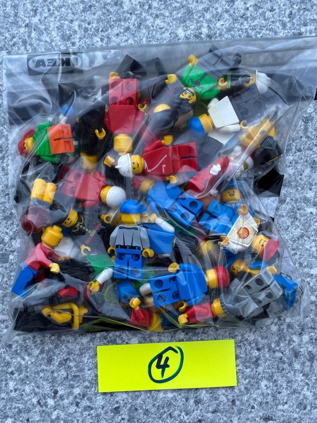 Lego Baukästen: LEGO Minifiguren – Gebraucht aus Reigoldswil von Frog40