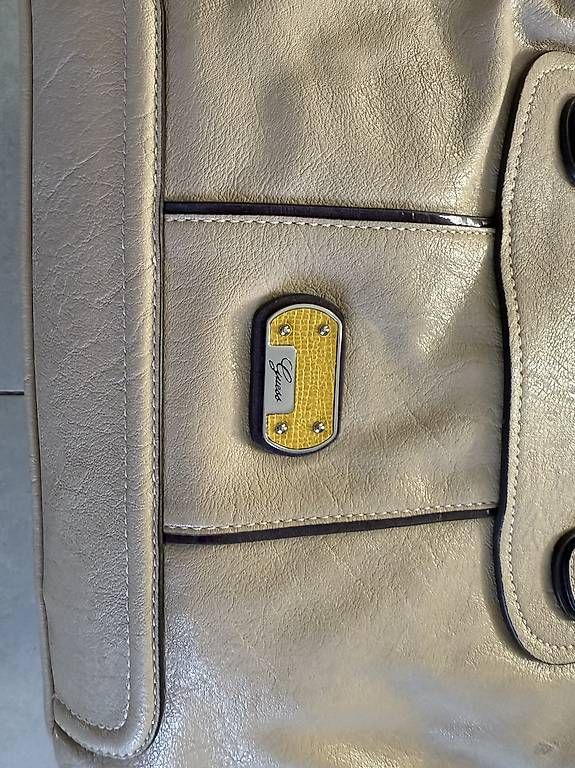 Borse da donna: Guess Tasche Beige – Nuovo e nell'imballaggio originale da Dällikon venduto da Anna.s.45 1