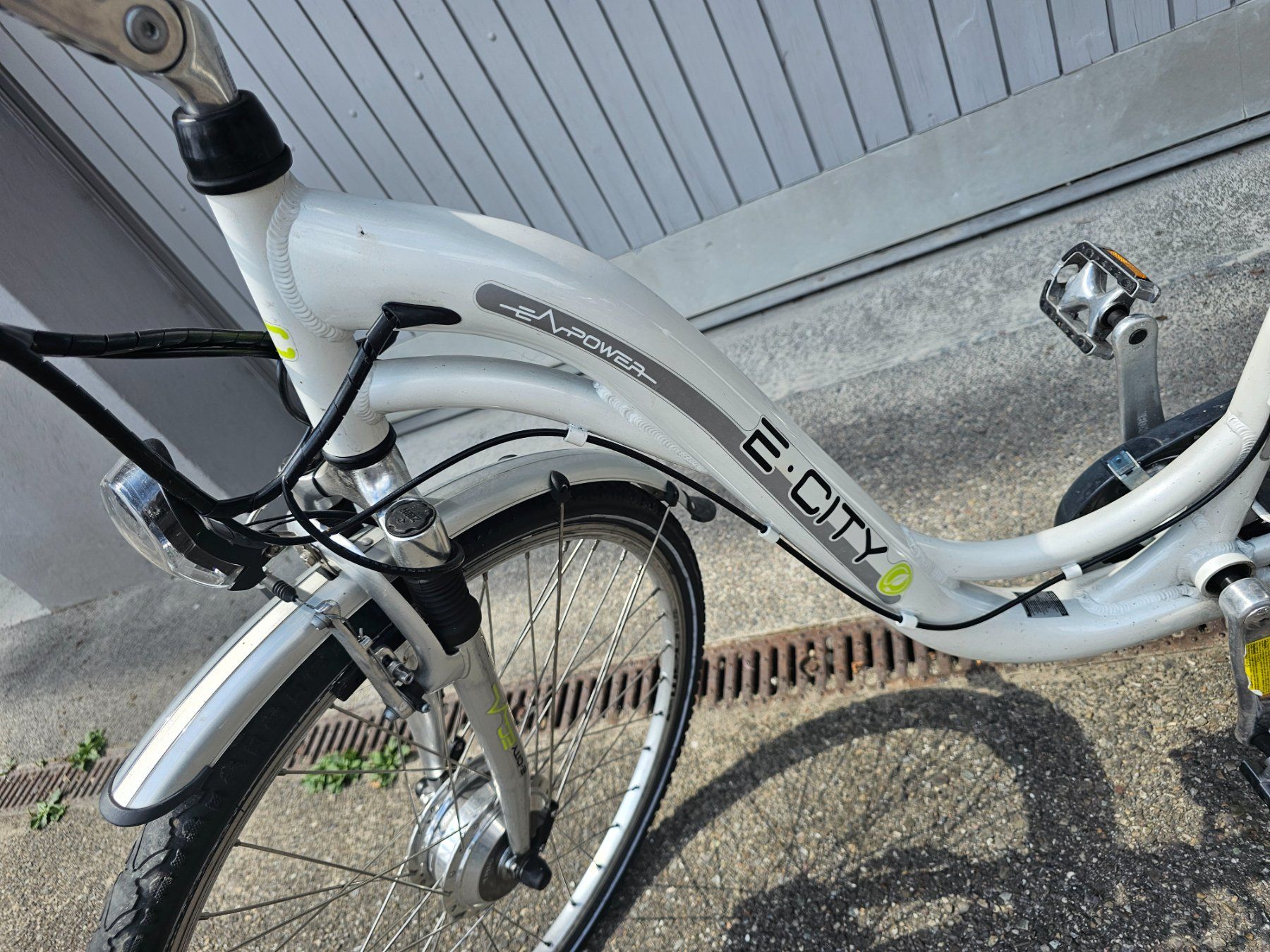 Vélos: Elektro city Bieke – D'occasion à kleindöttingen par Jimi-Hendrix 2