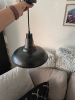 Moderne Hängelampe / Deckenlampe, schwarz-gold