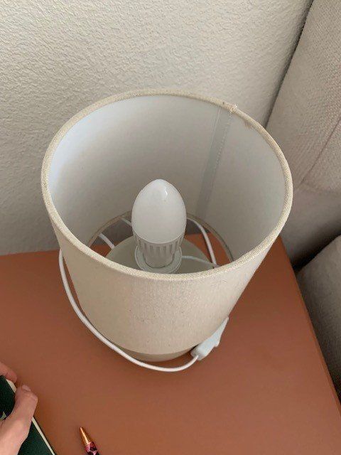 Lampade: Gemütliche Nachttischlampe/Tischlampe – Usato da Biel/Bienne venduto da vsc_5f7v 1