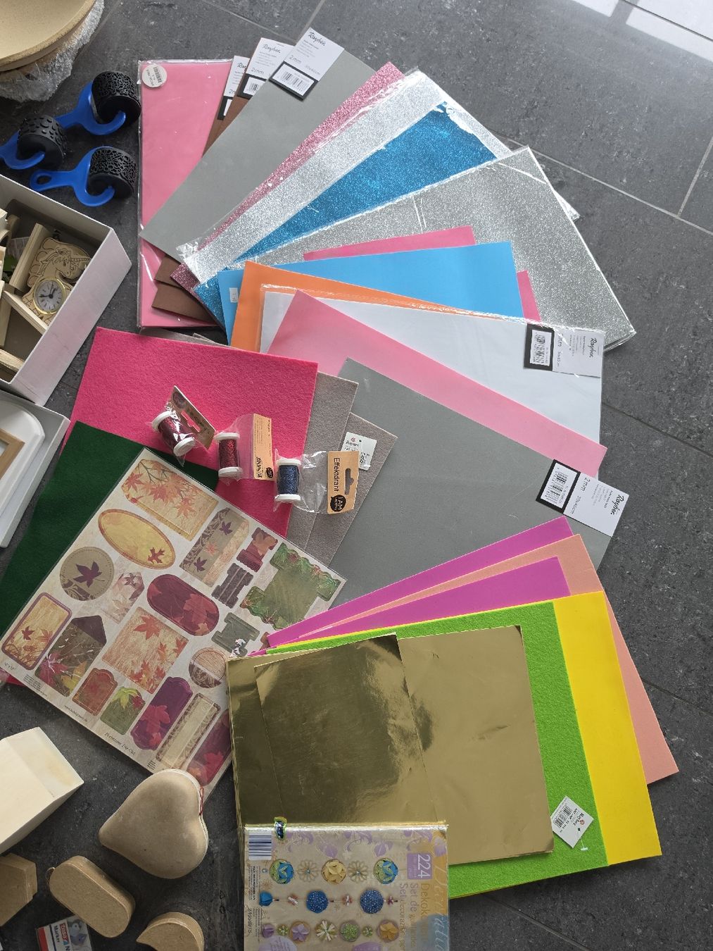 Kit bricolage: Bastelzeugs riesen Set – Usato da Würenlos venduto da Nigginiggi 5