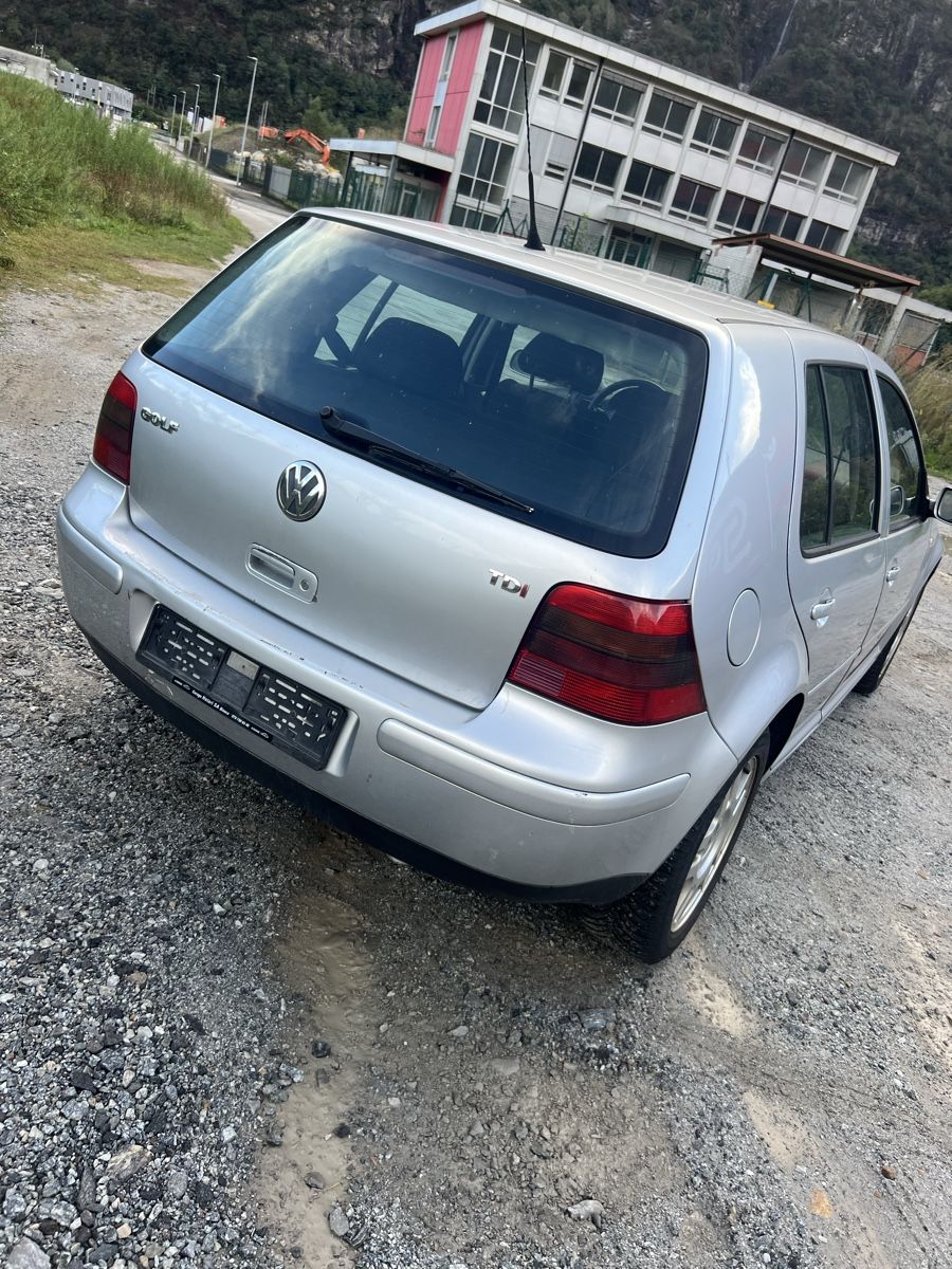 VW Automobili: Golf 4 1900 tdi – Usato da Monte Carasso venduto da Alexclio 1