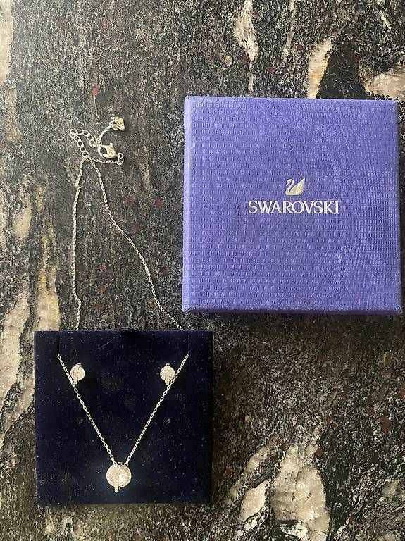 Catenine: Parure Swarovski originale – Nuovo e nell'imballaggio originale da Vésenaz venduto da Laura_888 1