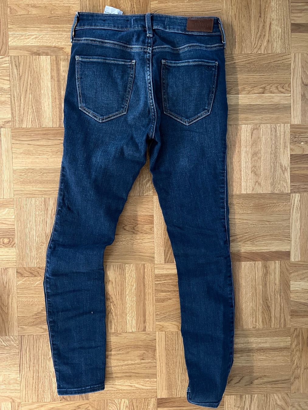 Hollister Jeans: Hollister Jeans – Usato da Neuhaus SG venduto da bernike 4