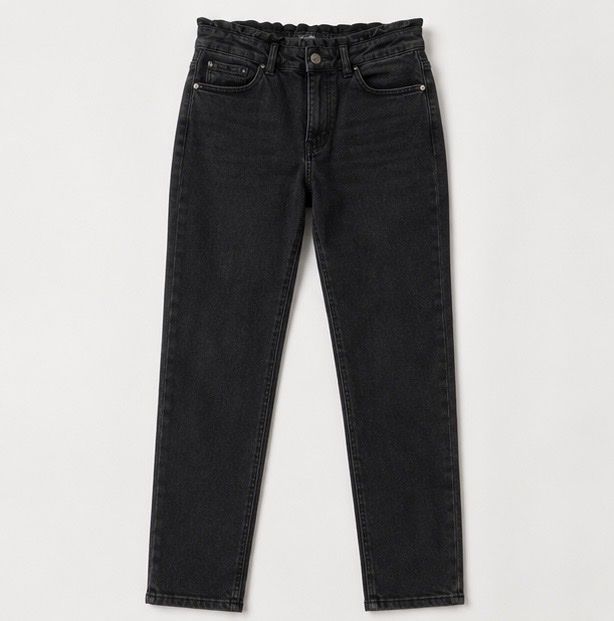 Jeans: Schwarze Mom Jeans – Usato da La Punt Chamues-ch venduto da yara.mueller
