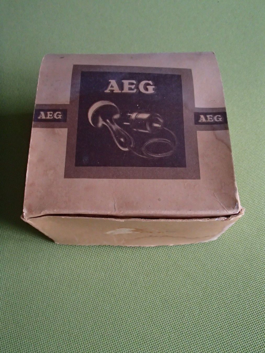 Töpfe: Vintage Bakelit Stopfpilz von AEG – Gebraucht aus Schöfflisdorf von pullux