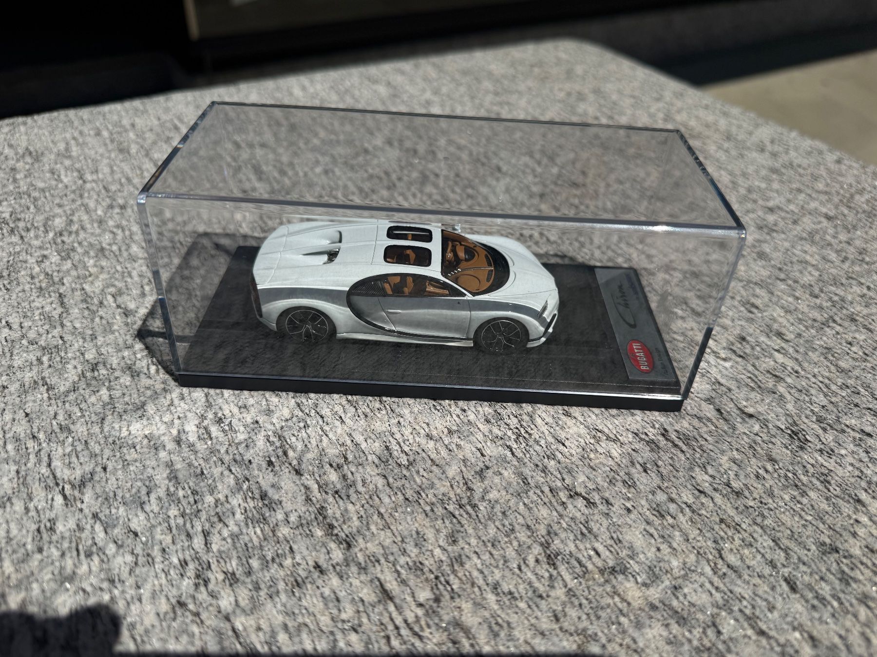 LookSmart Modellini d'auto: Looksmart LS494A 1:43 Bugatti Chiron Sky View NO MIRROR – Difettoso da Chiasso venduto da Carrara-Modellismo 2