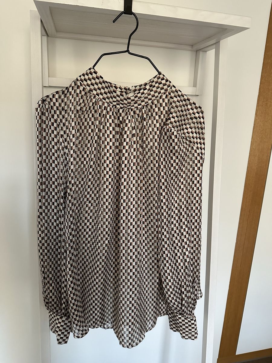 H&M Chemisiers: Bluse H&M Muster L Shirt Business – D'occasion à Zürich par top_fj7h 2