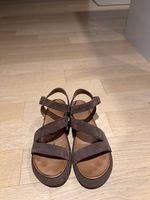 Schöne fast ungetragene Wildleder-Sandalen Gr.40