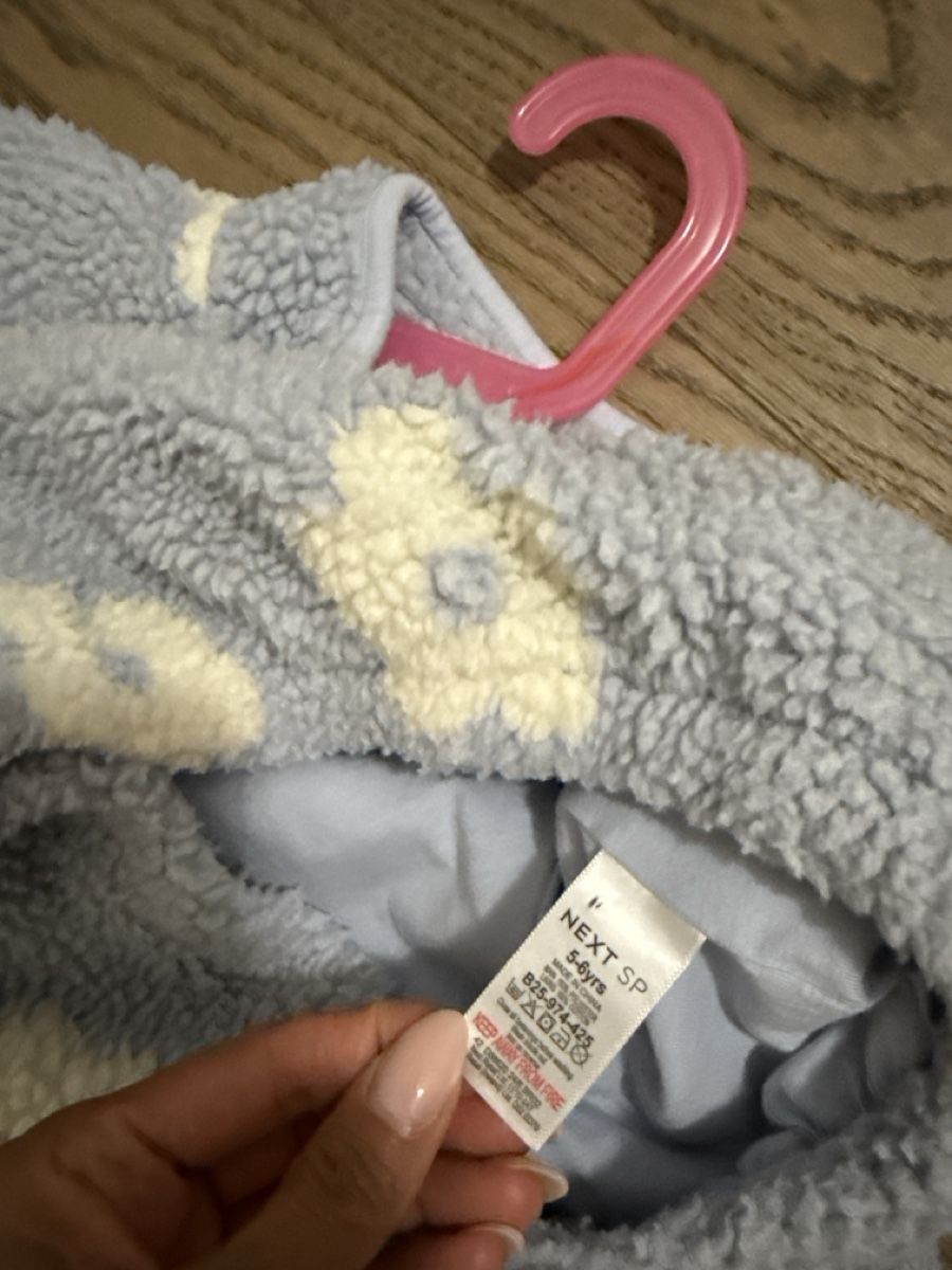 Next Giacche & Cappotti: Fleece pullover light blue with flowers used condition – Usato da Oberglatt ZH venduto da Sale12 3