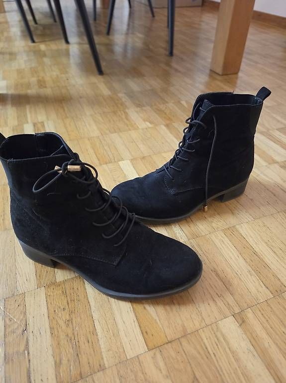 Damenschuhe: Schnürstiefelette schwarz – Gebraucht aus Rieden AG von WhitePeach