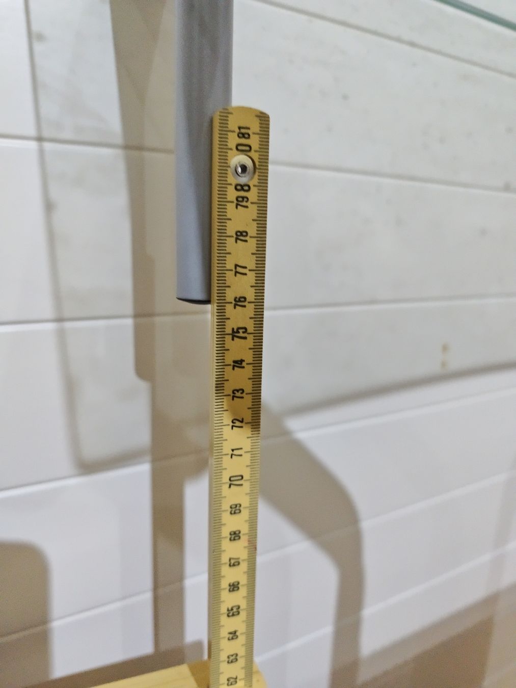 Tavoli: Glas-Design Beistelltisch, 92cm hoch – Usato da Feusisberg venduto da KUDIBECK 1