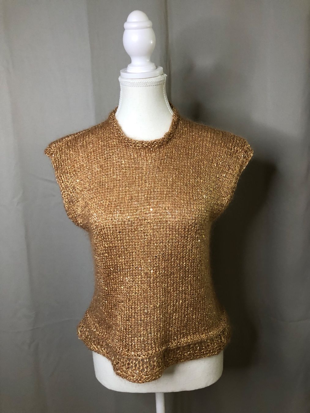 Top: Goldener Top neu – Nuovo e nell'imballaggio originale da St. Moritz venduto da Capricorn88