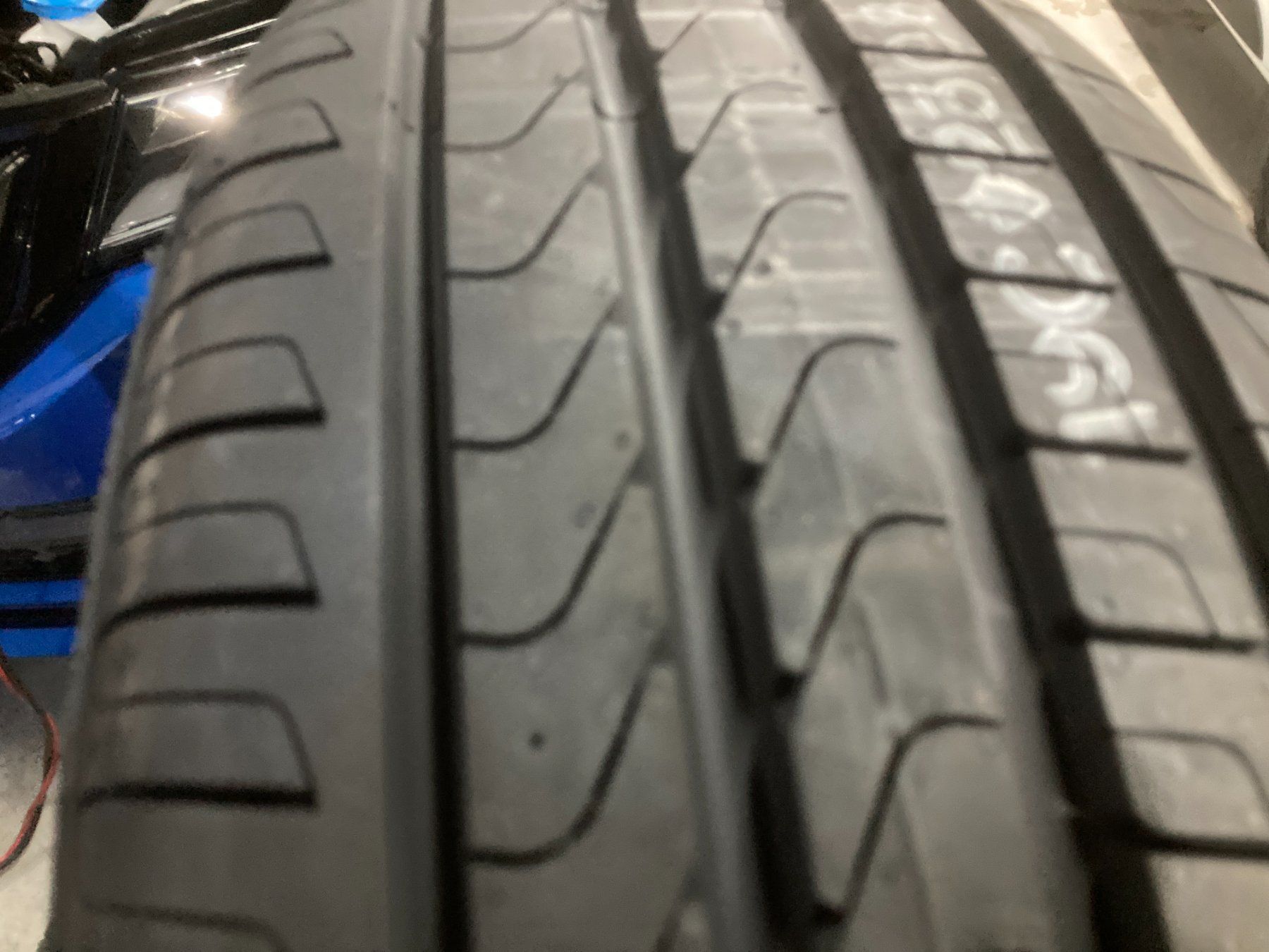 Pirelli Pneus & Kompletträder: 225/65R17 Sommerpneu Pirelli – Neu und originalverpackt aus Cham von WB2223 4
