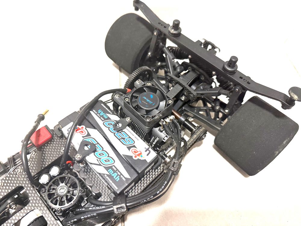 XRay RC Kits de montage: XRAY RX8E.3 1/8 4WD ON-ROAD AVEC COMBO HOBBYWING RTR – Neuf avec emballage d'origine à Yverdon-les-Bains par Fijo-rc 4