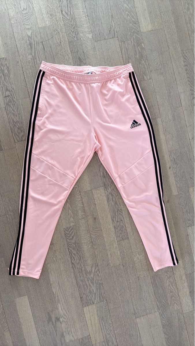 Adidas Pantaloni: Pinke Adidas Trainingshose Grösse L – Usato da Flaach venduto da wetzgis