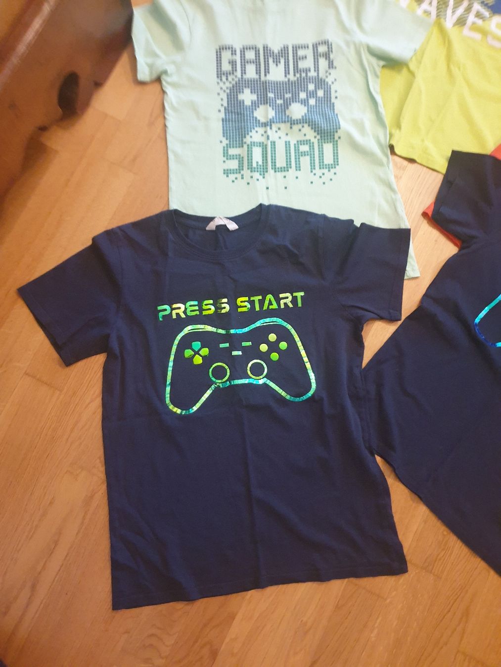 H&M Lotti & Set di vestiti: Lots de t-shirt – Usato da Fribourg venduto da mal_8zjh 2