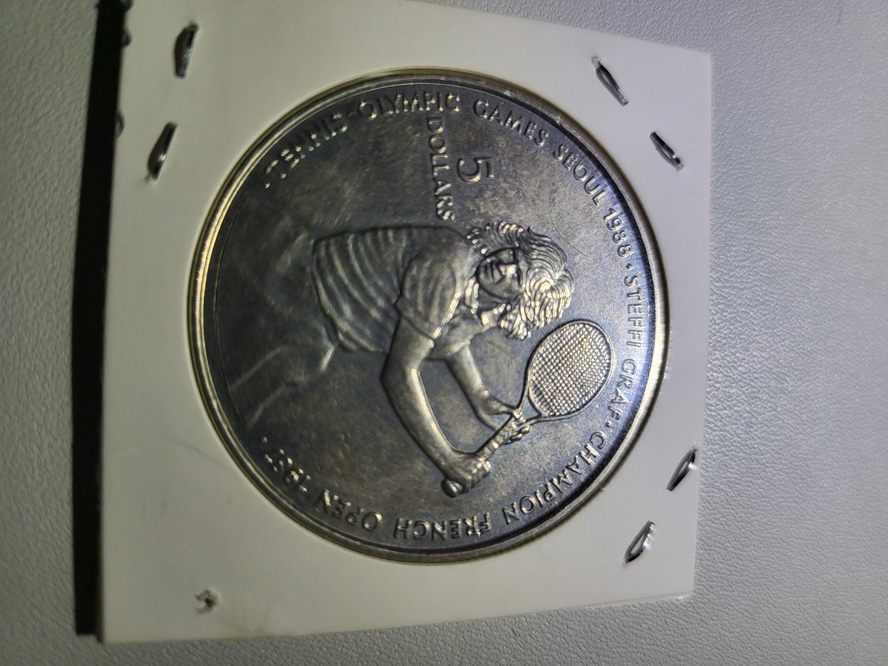 Tutti le monete: Niue 5 Dollar 1987 - Steffi Graf – Usato da Zürich venduto da mauritsve