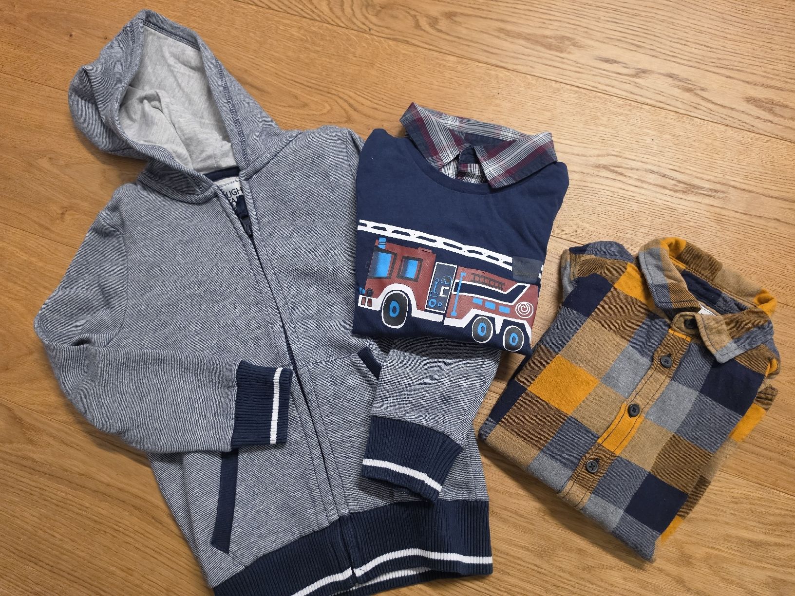 Lotti & Set di vestiti: Kleiderset Gr. 128 – Usato da Davos-Dorf venduto da Bpelikan