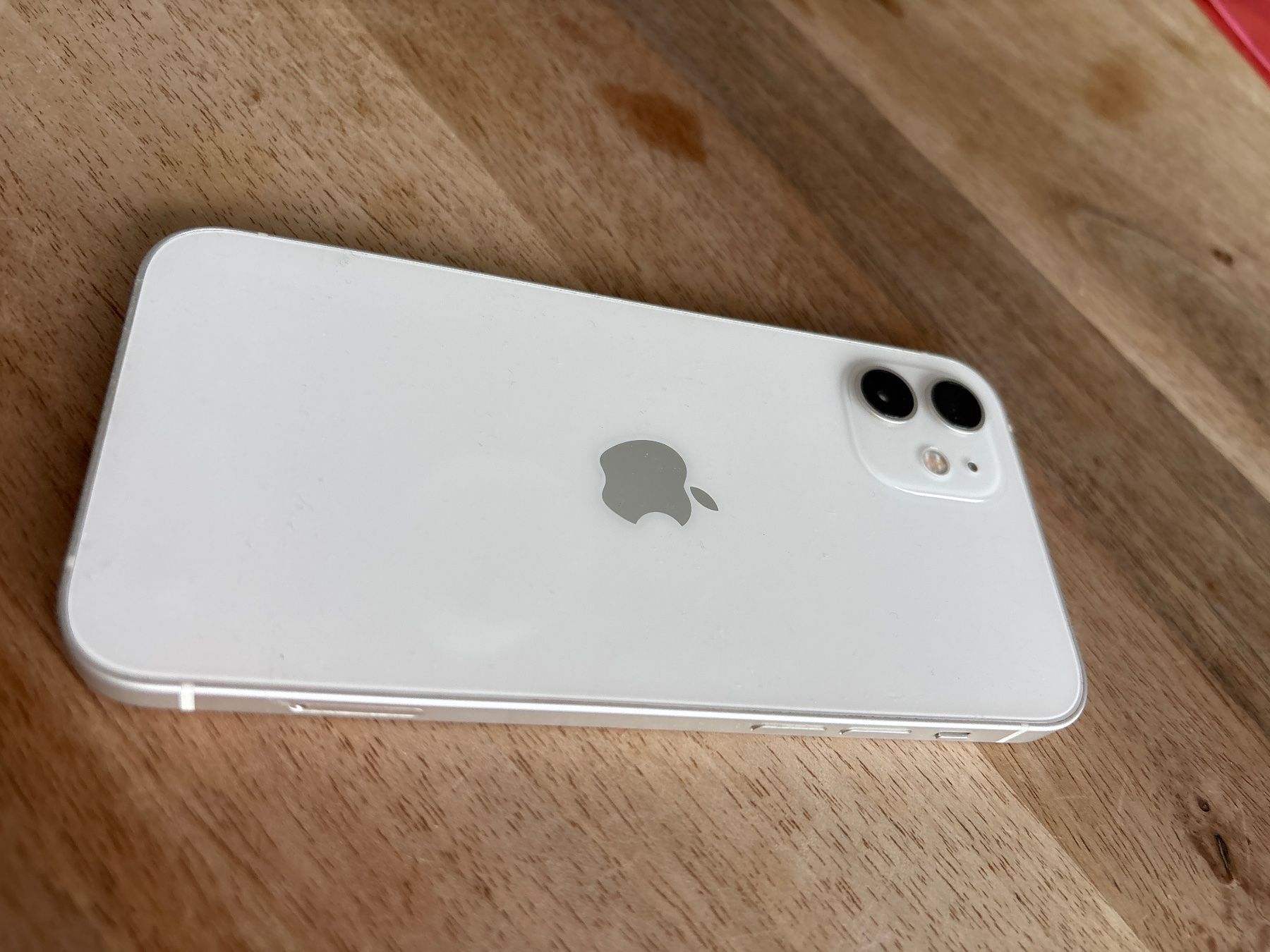 Apple Portables: iPhone 12, 256 GB, weiss, defekt – Défectueux à Basel par Christine555 1