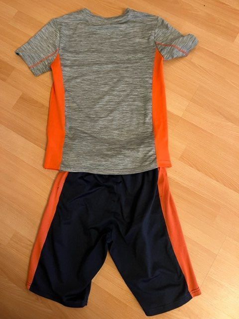 Lotti & Set di vestiti: Set, Shorts plus T-Shirt Gr. 146/152 – Usato da Wabern venduto da adamovski 1
