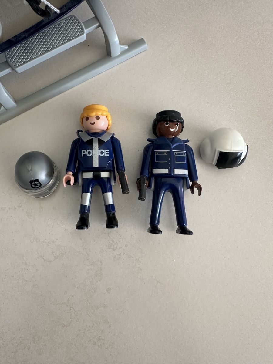 Playmobil Spielzeuge: Playmobil Polizeihubschrauber mit LED Suchscheinwerfer – Gebraucht aus Feuerthalen von Baggiomania 3