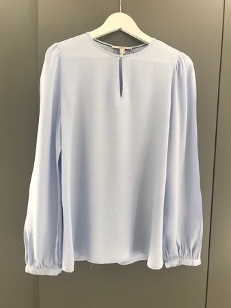 Bluse in hellblau