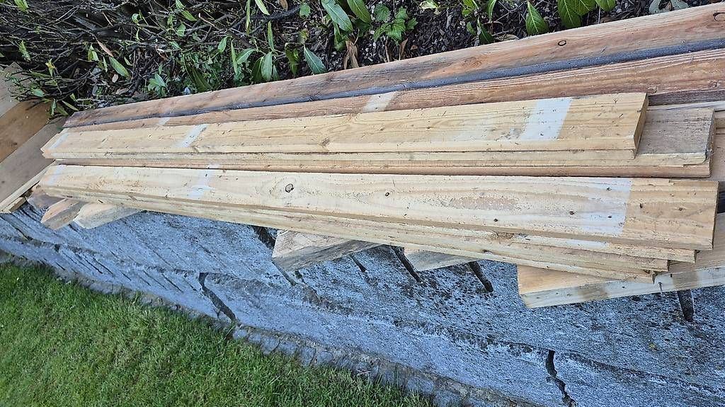 Articoli in legno: BRETTER HOLZ 27 St. – Usato da Fisibach venduto da Lorobin 4