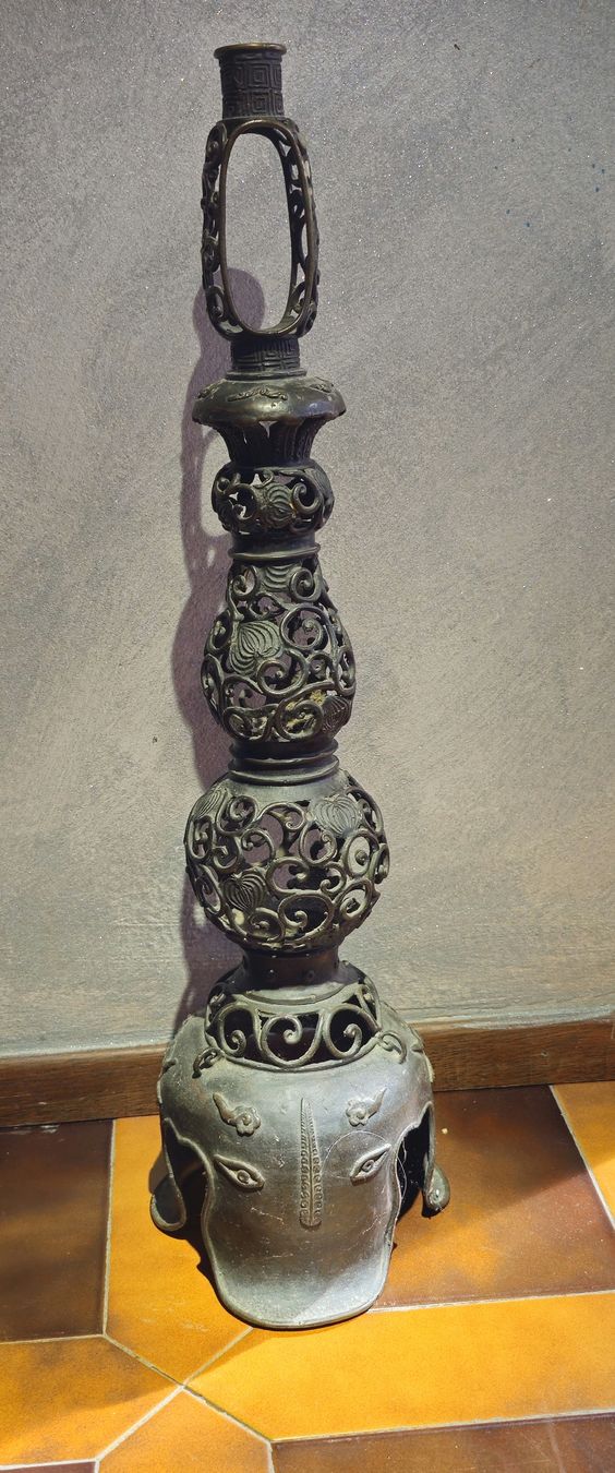 Vasen & Gefässe: Alte Japanische Bronze Candlestick – Gebraucht aus Losone von del_yh97