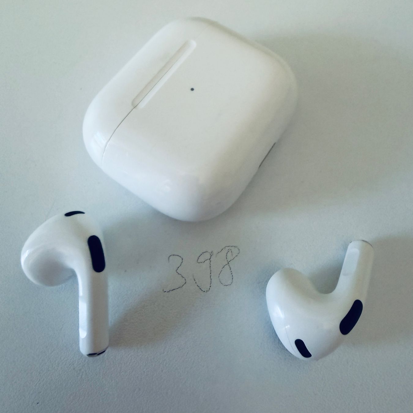 Apple Cuffie: Original Apple AirPods 3 Gen. Kopfhörer mit MagSafe Case – Usato da Basel venduto da MY.AIRPODS.SHOP 3