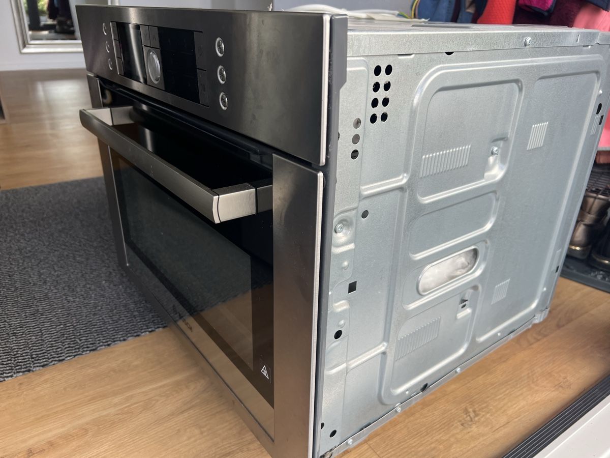 Bosch Forni: Bosch Einbaubackofen mit Mikrowelle – Usato da Zuchwil venduto da Tommy6 3