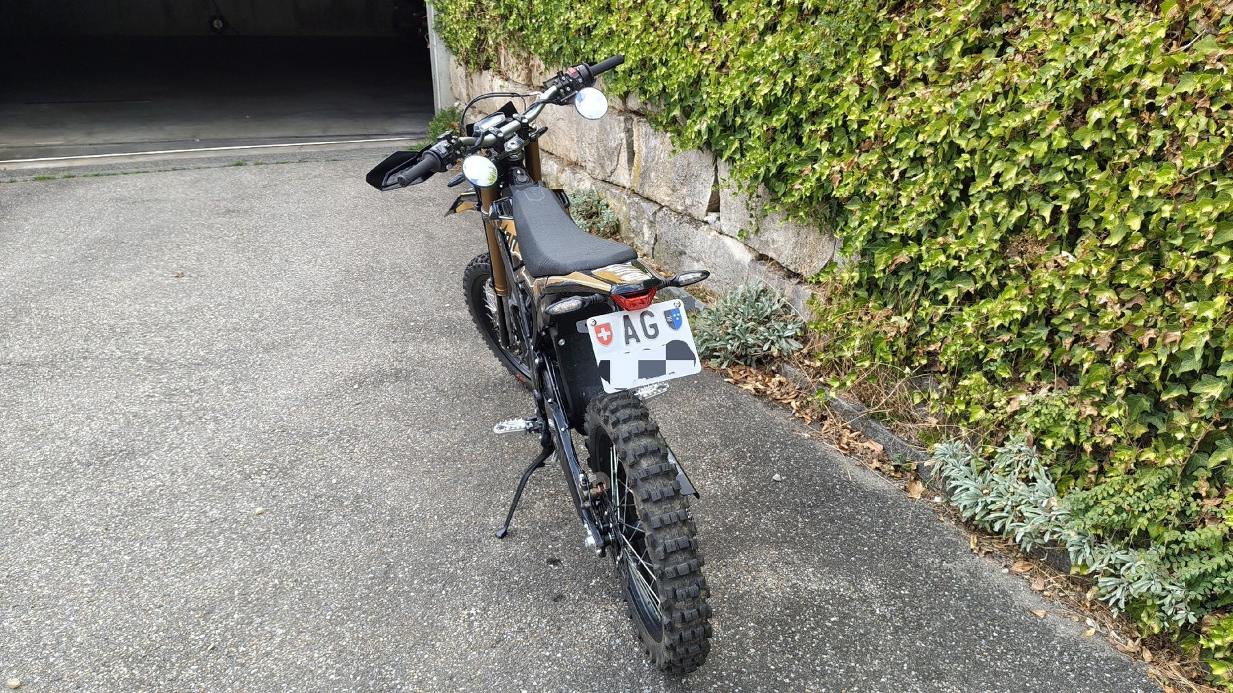 Sur-Ron Enduro: Surron Ultrabee 2025 – D'occasion à Tegerfelden par Motor-Teile 1