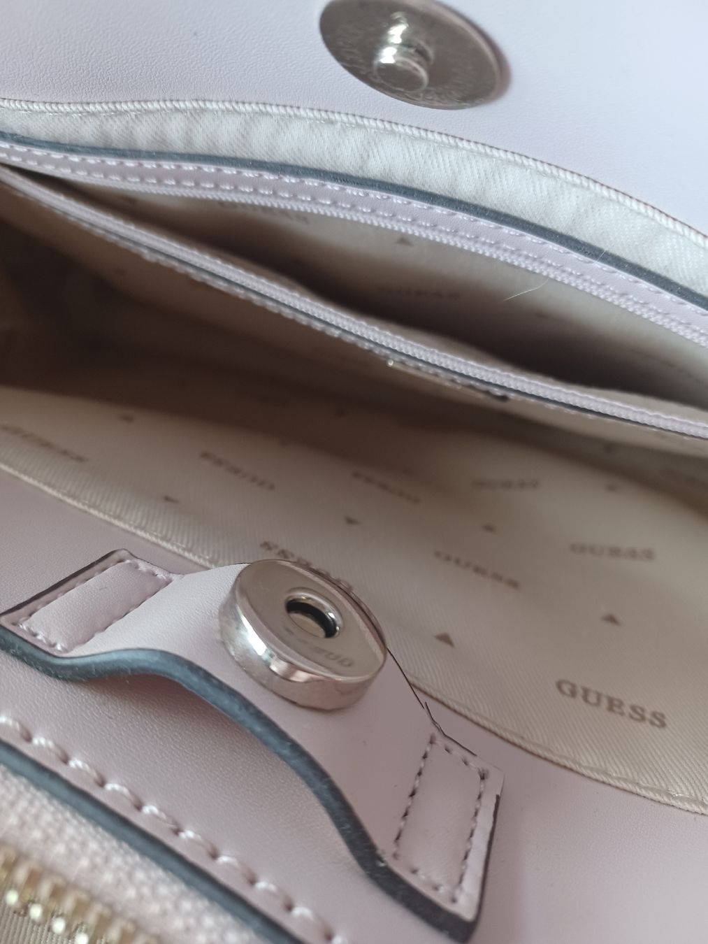 Guess Sacs femmes: Guess HAndtasche – Neuf (Voir description) à Steinmaur par markys 5