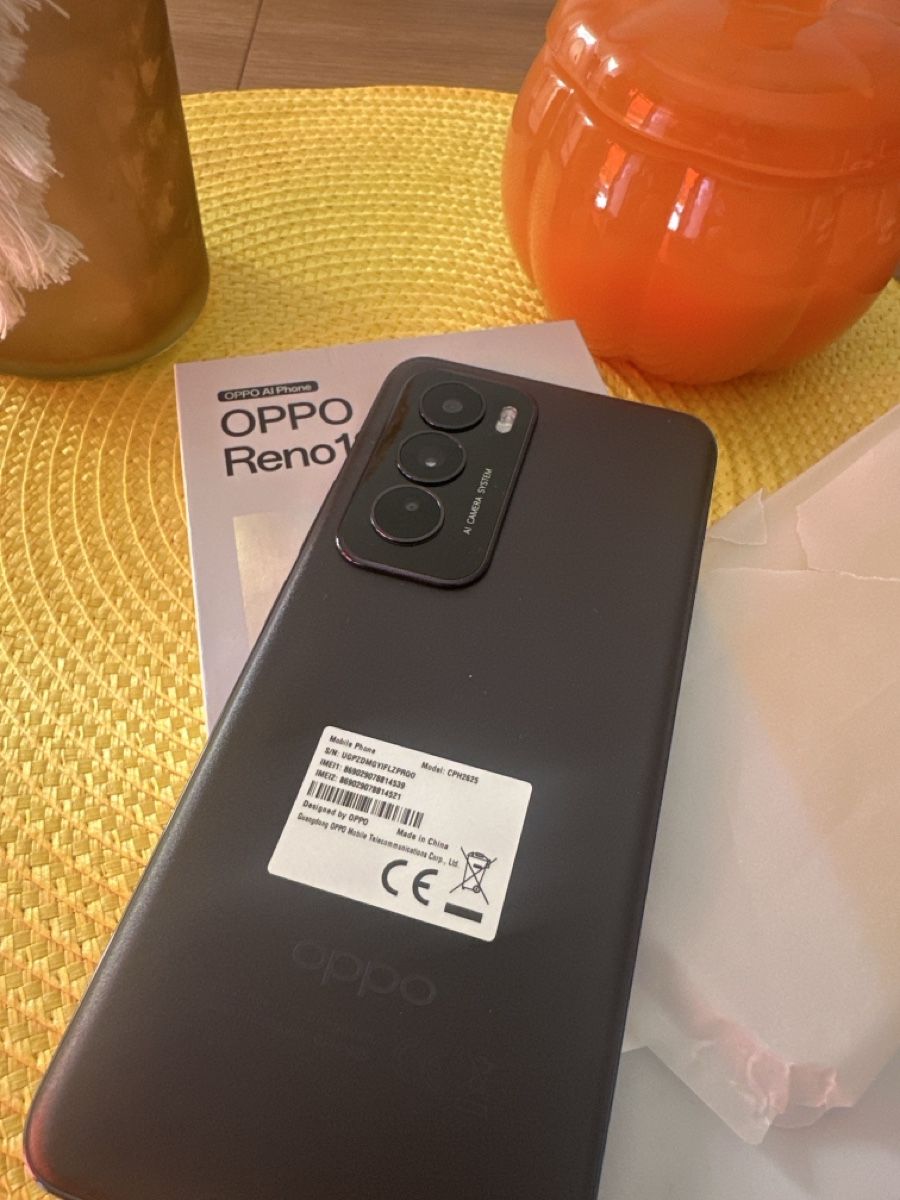 Oppo Telefoni cellulari / Smartphones: Oppo Reno 12 – Nuovo e nell'imballaggio originale da Yverdon-les-Bains venduto da Nat_2024 2