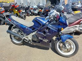 Honda VFR 750 F RC24 Motorrad mit Topcase Halterung ab 1 Fr