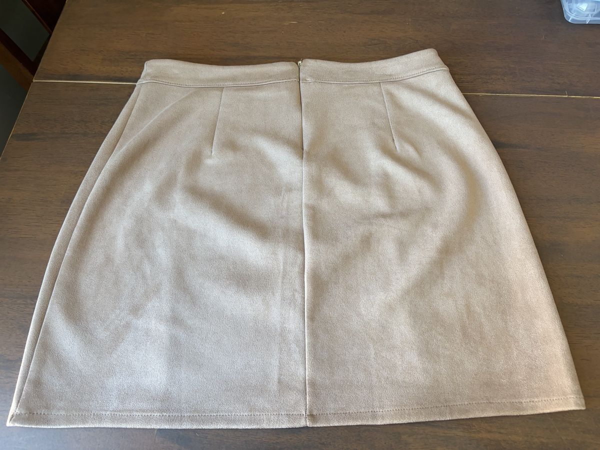 Gonne: Faux Suede Mini Skirt Size 40 – Usato da Nyon venduto da Deb_D39 1