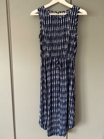 Ärmelloses Kleid, 100% Viskose, Gr. XS