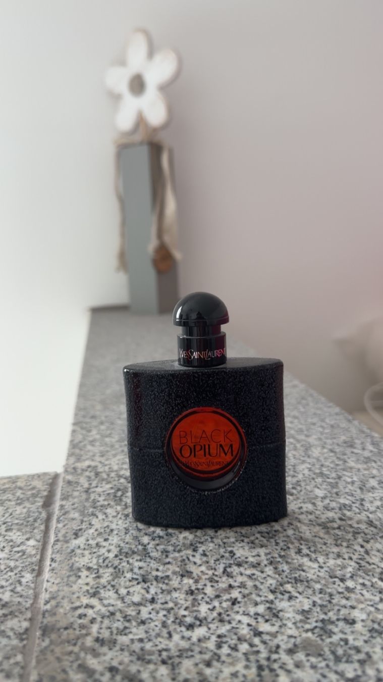 Saint Laurent Profumi & Eau de Toilette: Black Opium by YSL 50ml – Nuovo (secondo la descrizione) da Oftringen venduto da tola19
