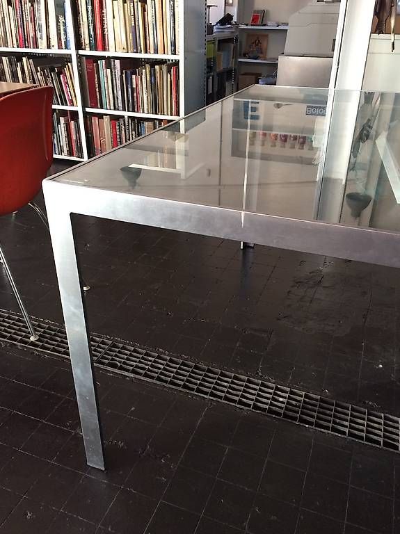 B&B Italia Tavoli: Table de collection B&B Monica Armani verre/acier – Usato da Lausanne venduto da CaviarSardine 1