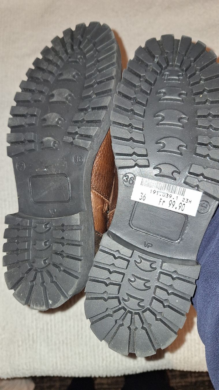 Scarpe per ragazzi: Chaussures fourrées 100% cuir - T36 - Neuves! – Nuovo e nell'imballaggio originale da Jussy venduto da drs_sb7q 3